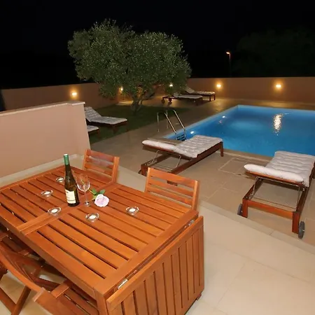 Beautiful L&t Nin Villa Vrsi